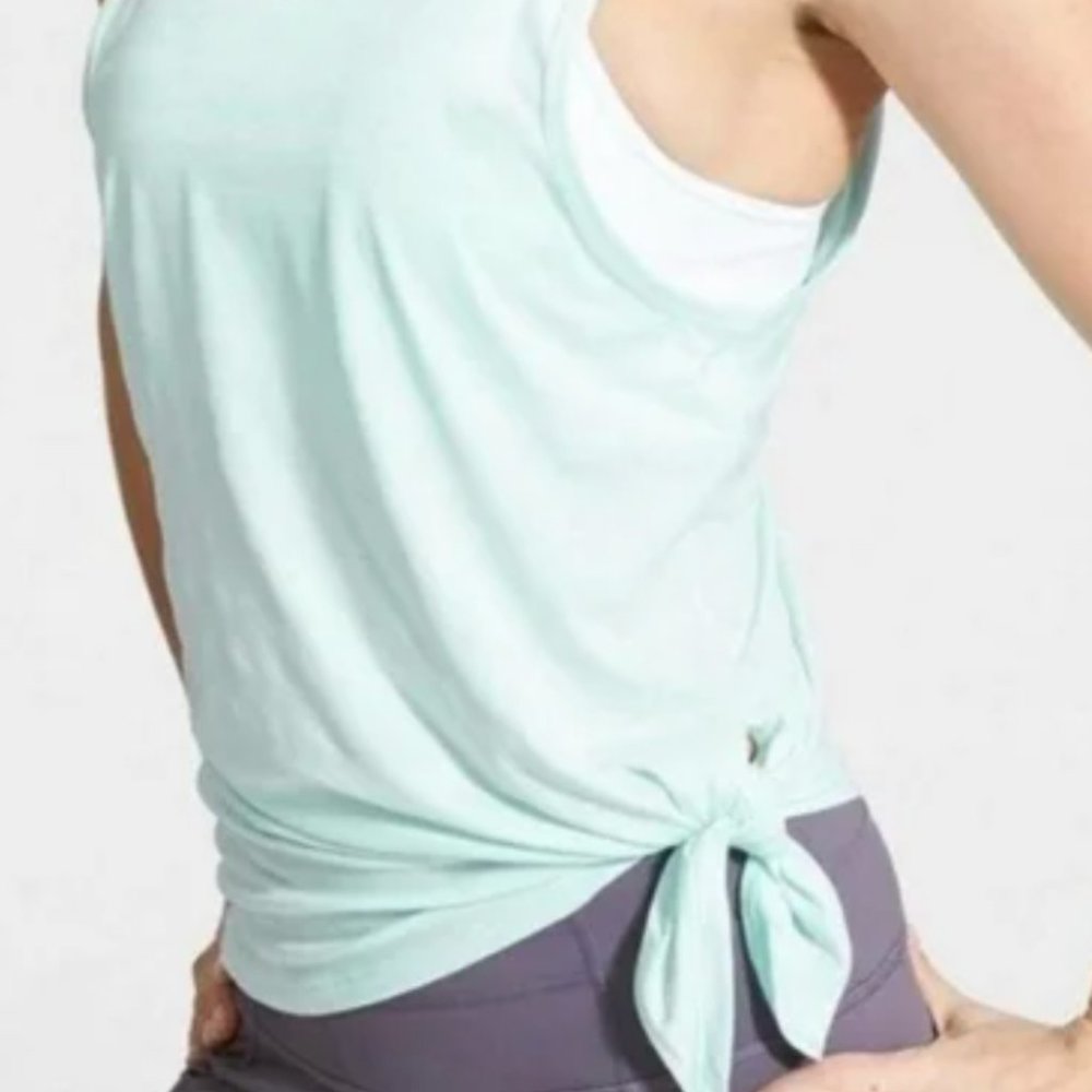 Athleta light blue max out tank top size XL